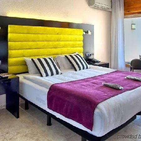Bonaigua (adults Only) 3*